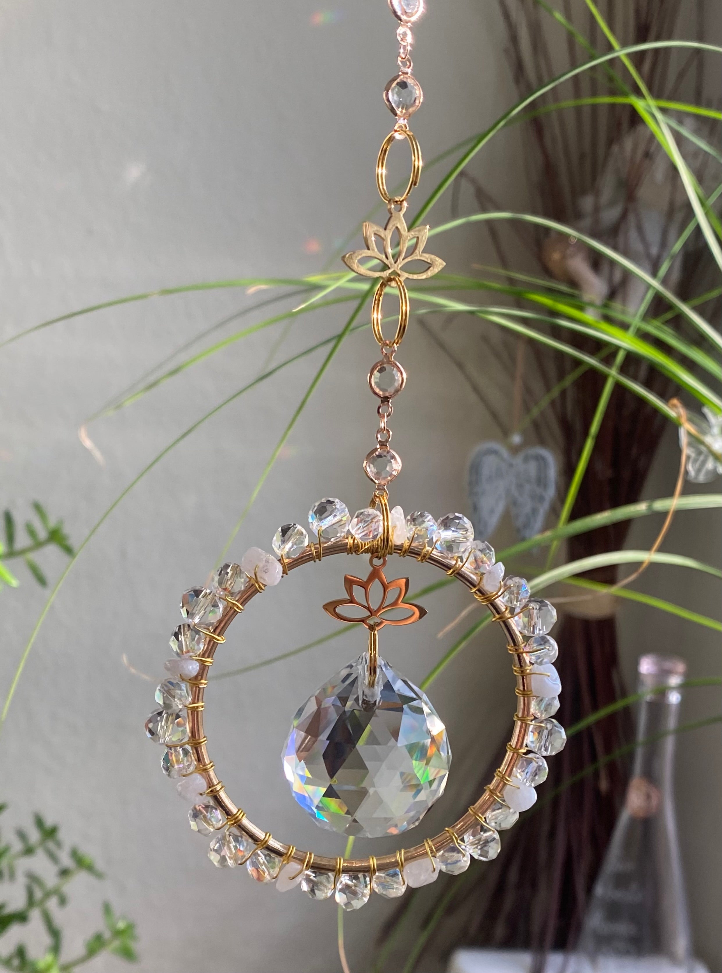 Lotus Serie - Der Einfache in Goldfarben