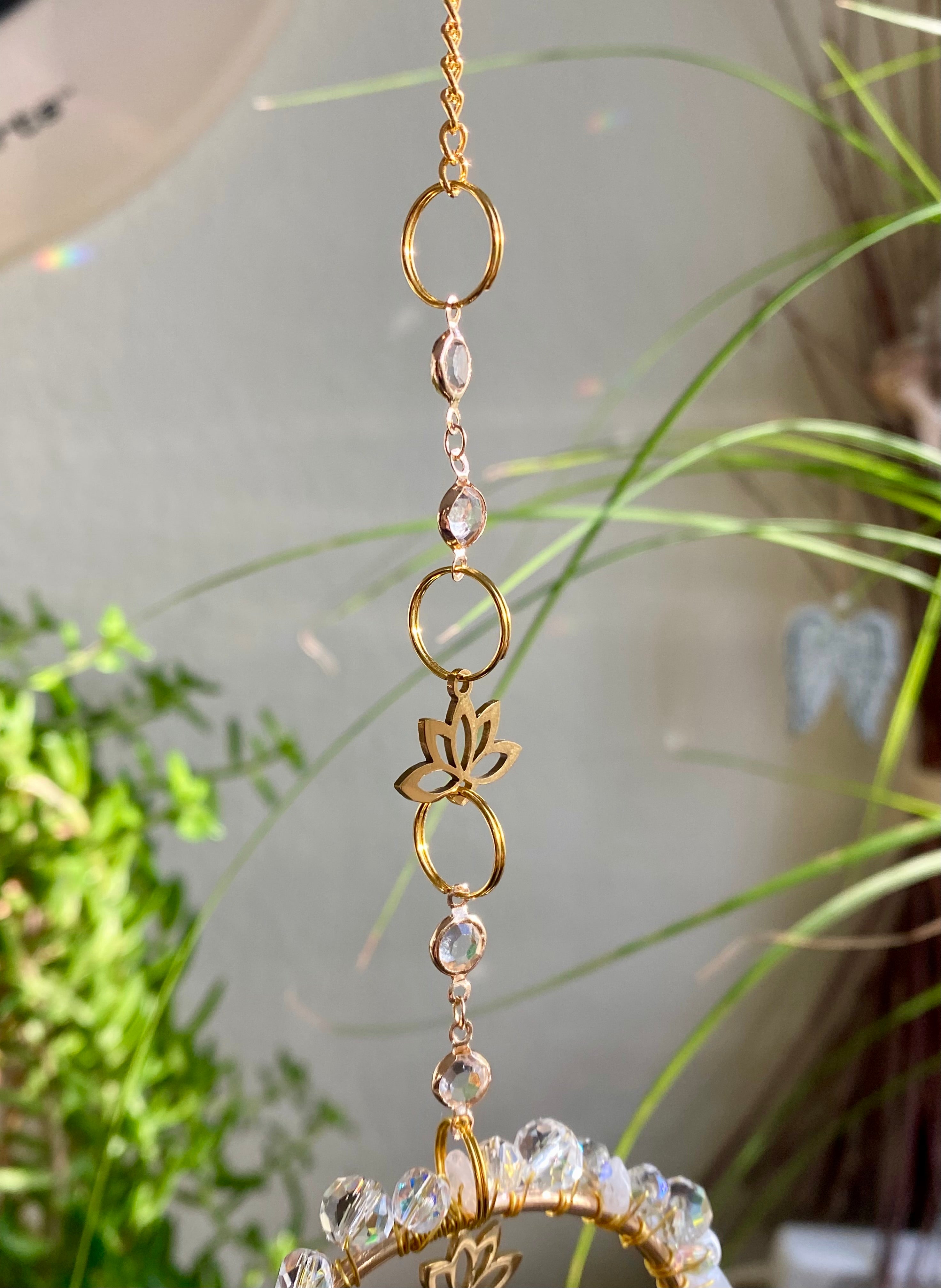 Lotus Serie - Der Einfache in Goldfarben