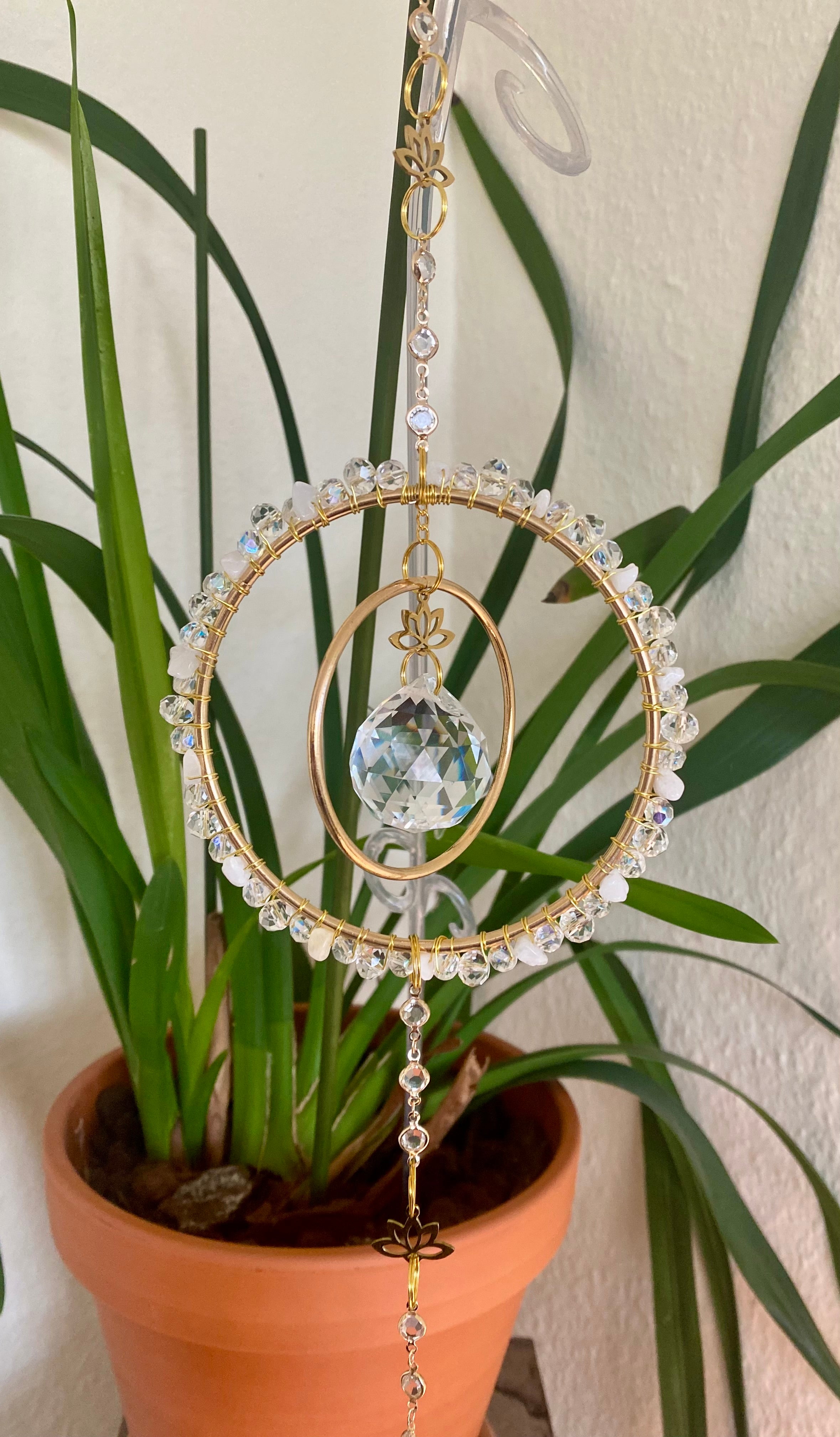 Lotus Serie - Der Dreifache in Goldfarben